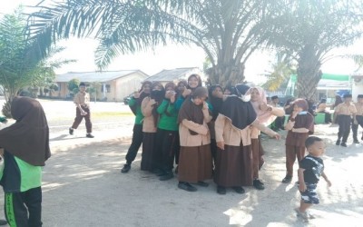 VAKSINASI ANAK CERIA MI AL-MUHAJIRIN KOBA