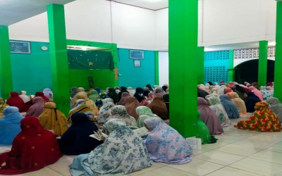 Menyemarakkan Maulid 1443 H di Asrama Putri